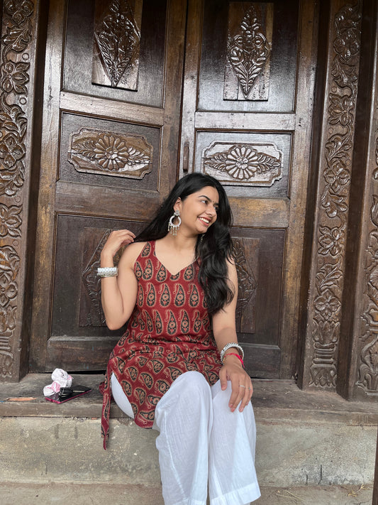 Aarvi Kurti