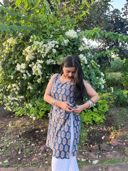 Kavya Kurti
